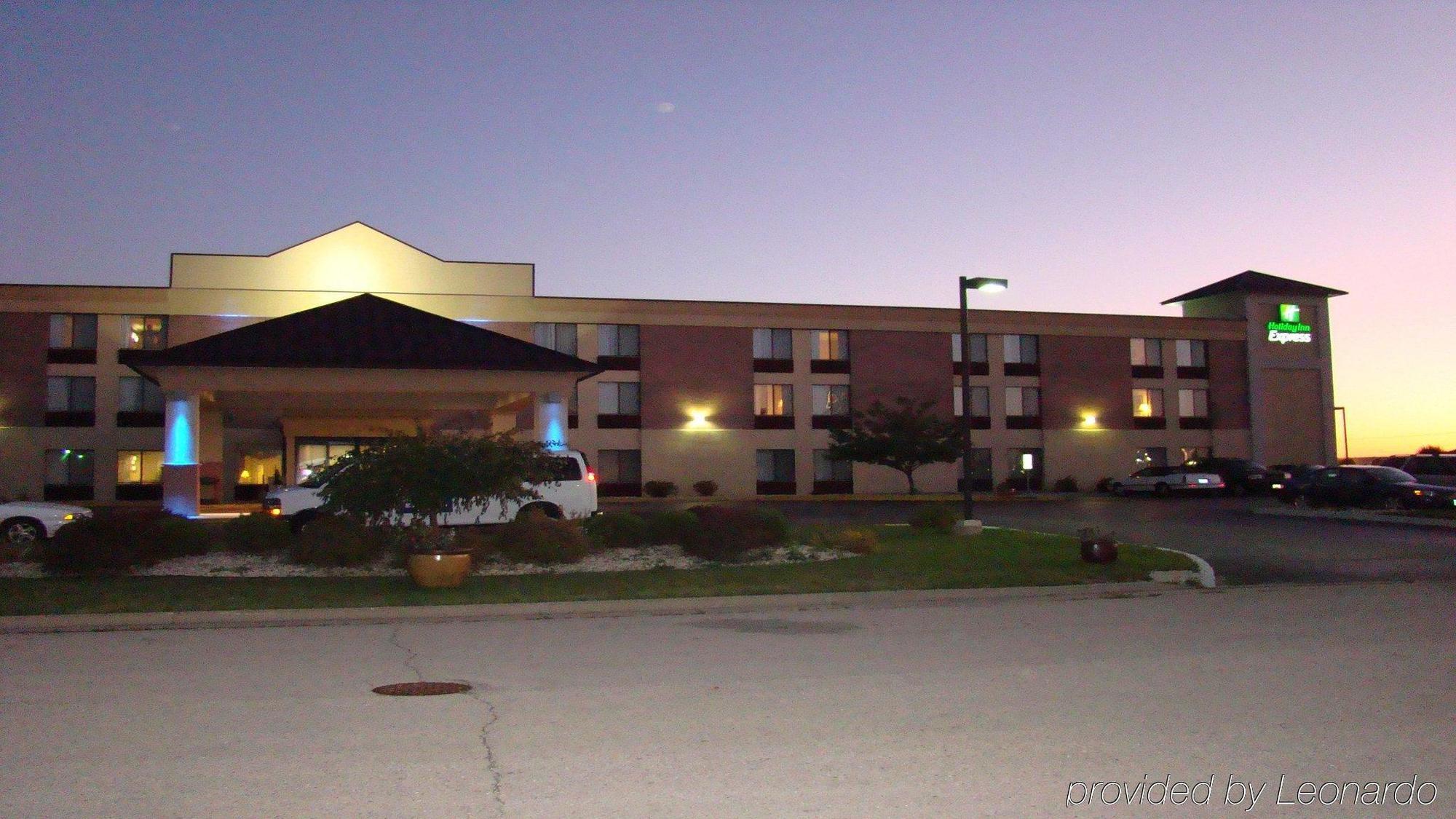Country Inn & Suites By Radisson Mt. Pleasant-Racine West Wi Sturtevant Екстер'єр фото
